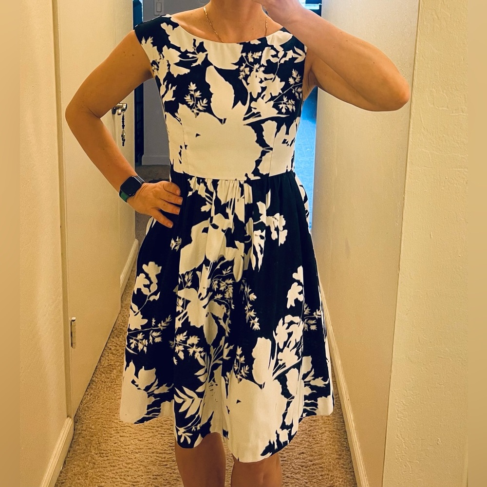 Midi dress. Sz. S/4. Black and white. Great condition.
